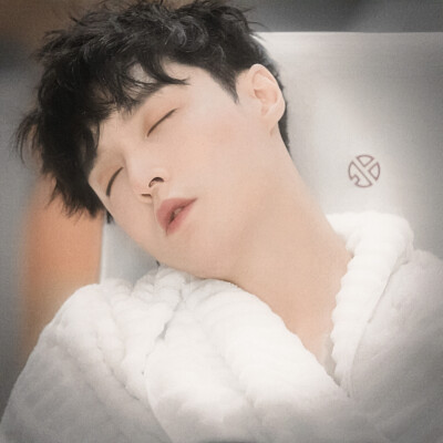  *Sleepy prince.(레이.)//张艺兴Lay