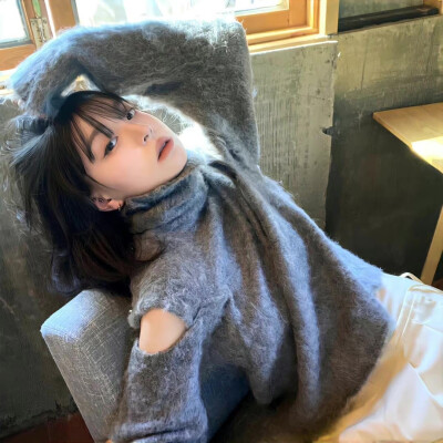 女