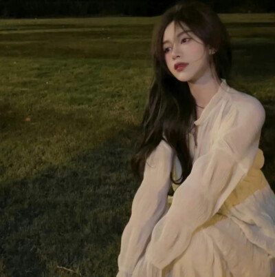 女