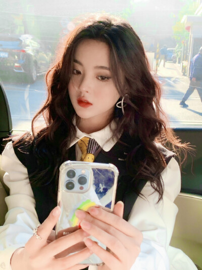 杨超越
©Logo侵删.