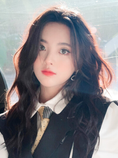 杨超越
©Logo侵删.