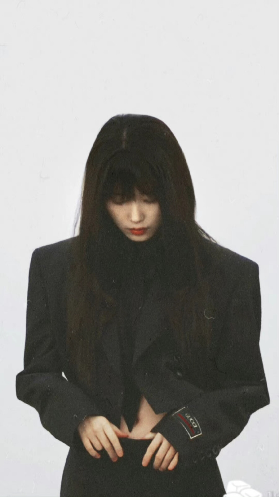 IU李知恩
恩！你小子在干什么？（邪魅一笑）