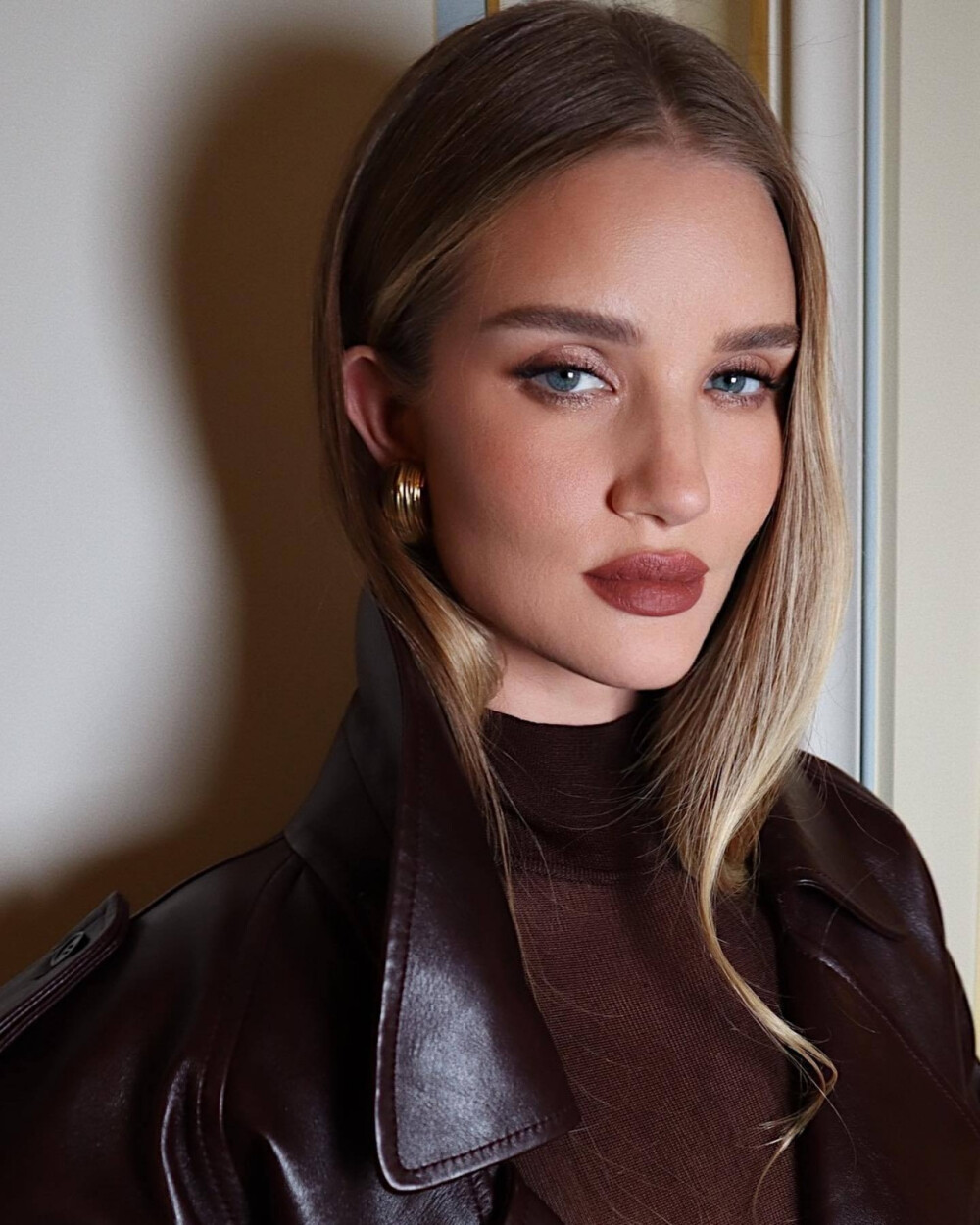 YSL F/W 2023 Front Row | Rosie Huntington-Whiteley
weibo@-slyvieCX-