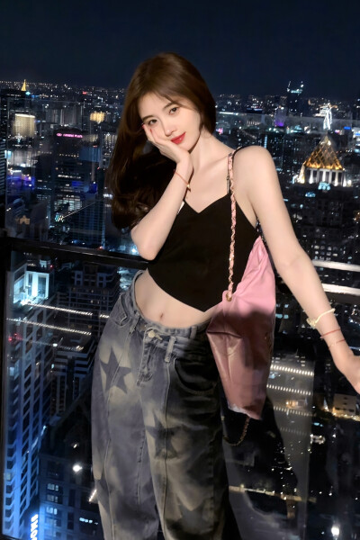 鞠婧祎
图源微博©鲤栗旬