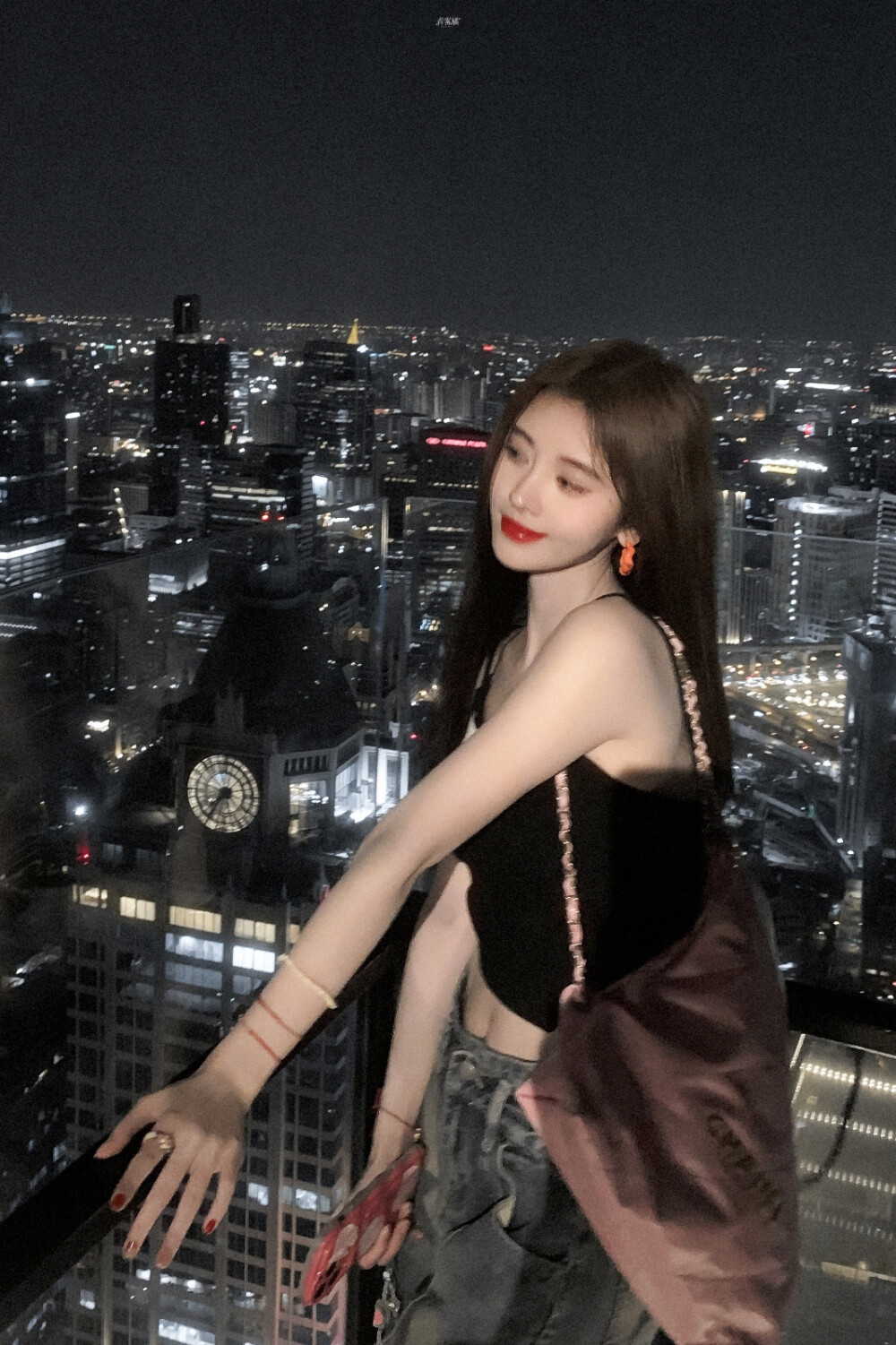 鞠婧祎
图源微博©青雾橘