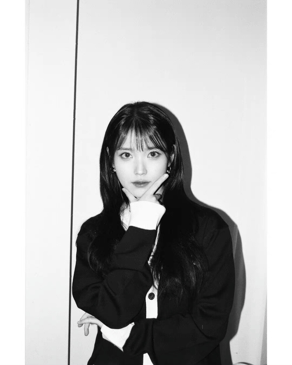 IU ｜ 李知恩