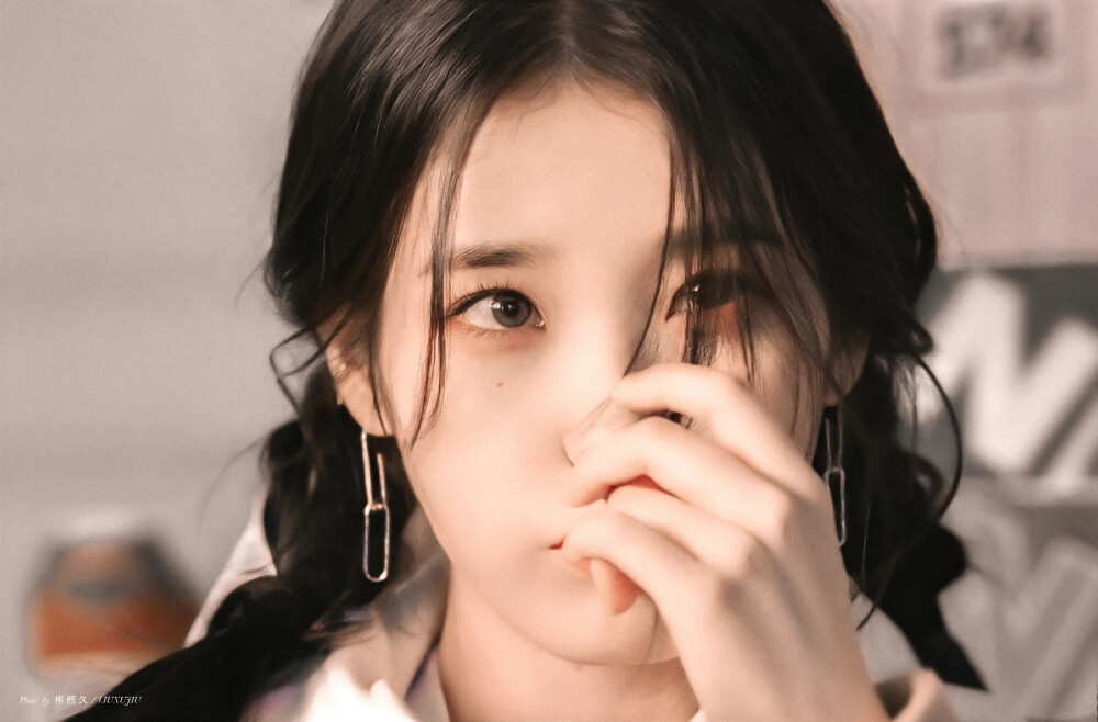 IU | NEW BALANCE
cr:柳煦久