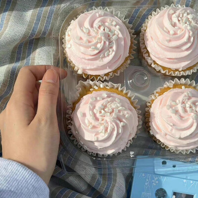 朋友圈背景图 ｜ ins背景图 ｜ 素质拿图