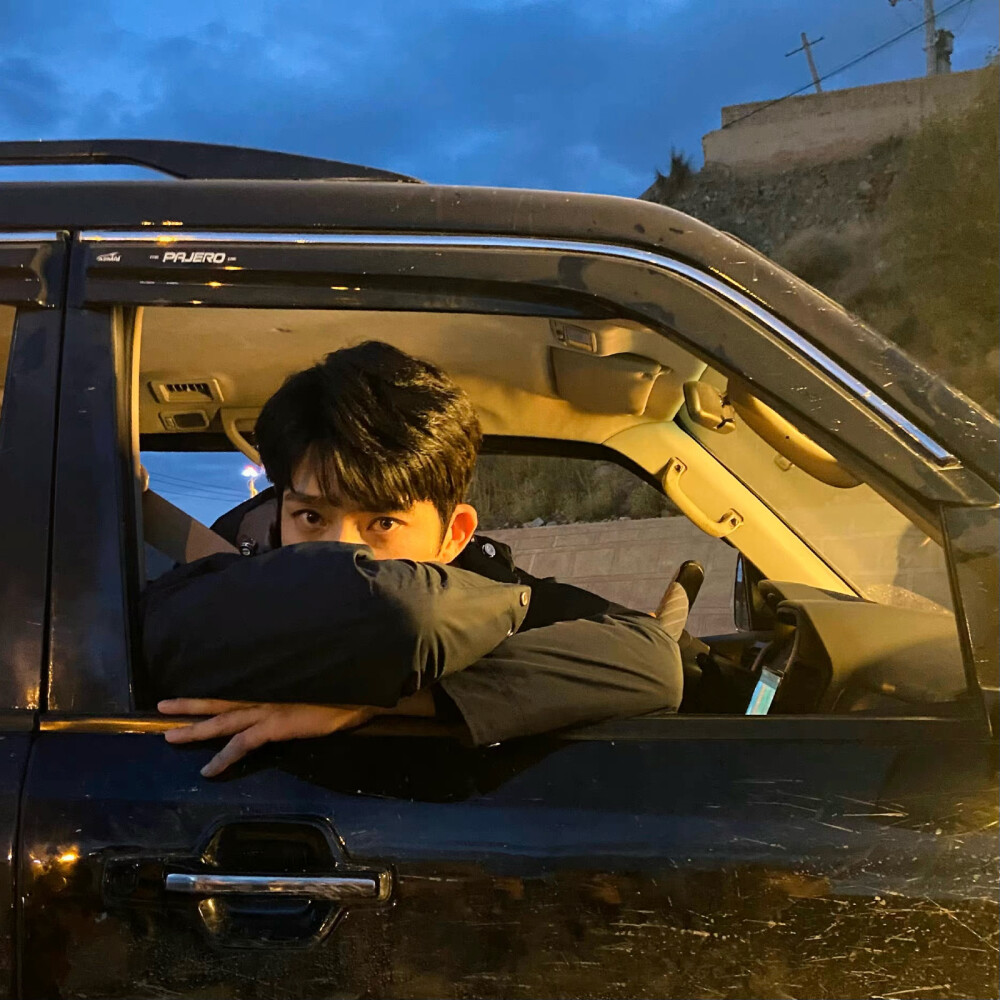 男头 男明星
井柏然
#无水印头像