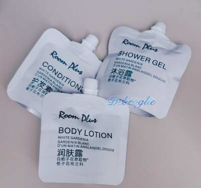 (暂不回购)Roomplus栀子花洗护系列，很香不耐闻，留香不持久也好，润肤露滋润度还可以