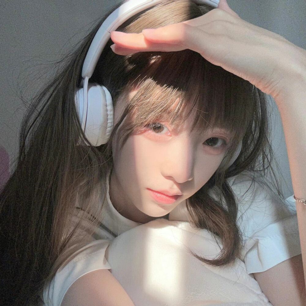 闺蜜头像
dt三色堇儿