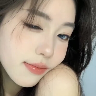 玫瑰无原则，心动至上
——自截女头