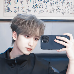 YANHAOXIANG·严浩翔
抱图留评·禁二改 转载标明