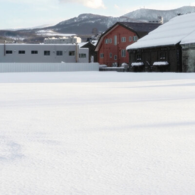 Karina柳智敏 ||
爱就是在雪里写诗 边写边消失。