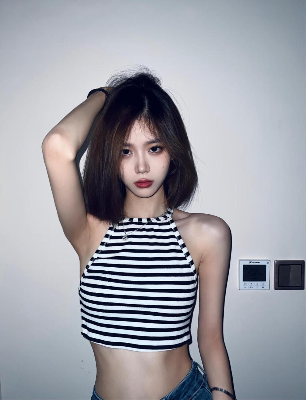 分享喜欢的照片，侵权删，更多可以关一下（gzh 酷壁）纯分享，每天分享酷酷的小姐姐