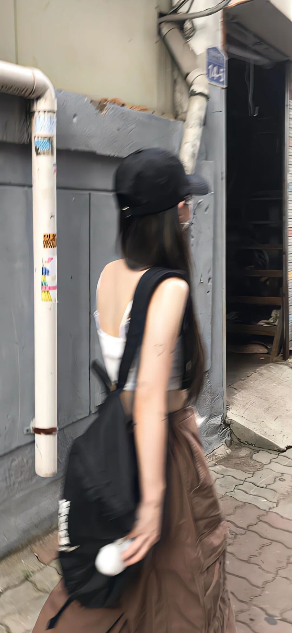 分享喜欢的照片，侵权删，更多可以关一下（gzh 酷壁）纯分享，每天分享酷酷的小姐姐