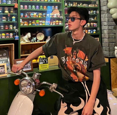 真人男生头像 ｜ 高清男头 ｜ 素质拿图