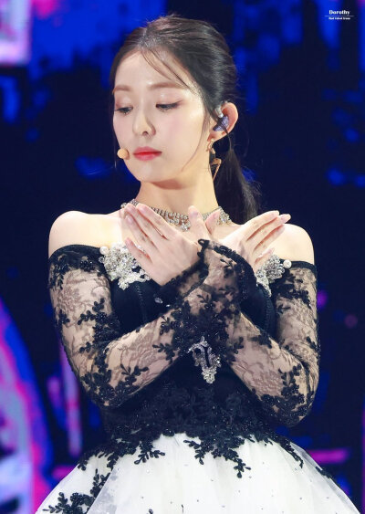 裴珠泫 Irene
©Logo侵删.