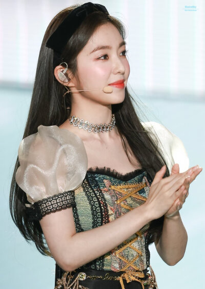 裴珠泫 Irene
©Logo侵删.