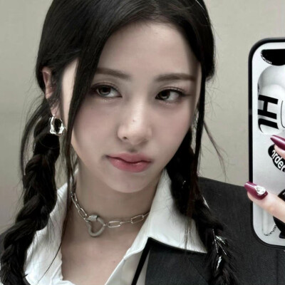 许允真套图可二改
注明别春里