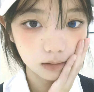我喜欢绚烂的孤独。
女头.图源网络.侵删