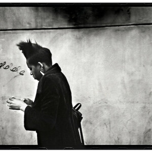 接吻的青少年,抽烟的青少年