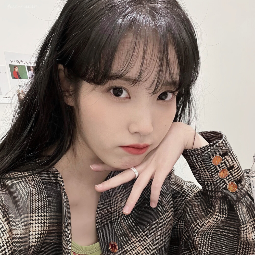 IU 李知恩
“我天天想着远远的你”
