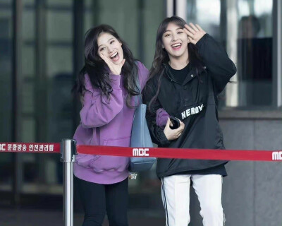 SANA × JIHYO
©Logo侵删.