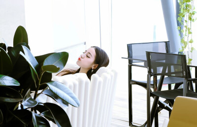 迪丽热巴稀有头像壁纸
