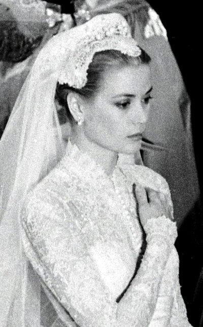 Grace Kelly at Monaco Cathedral for her wedding to Prince Rainier III of Monaco 1956. ​​