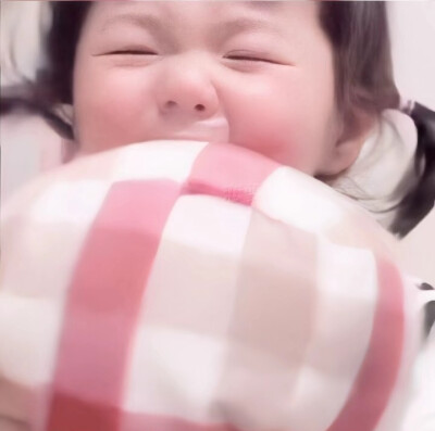 ꒰ঌ( ˶'-'˶) ໒꒱呆呆k