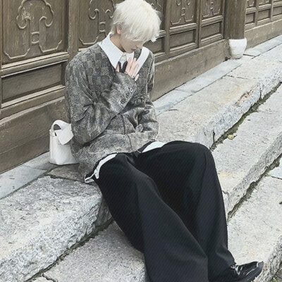 帅气男孩