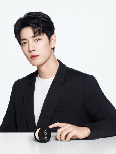肖战
NARS