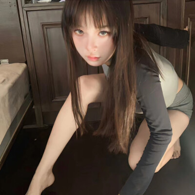 女