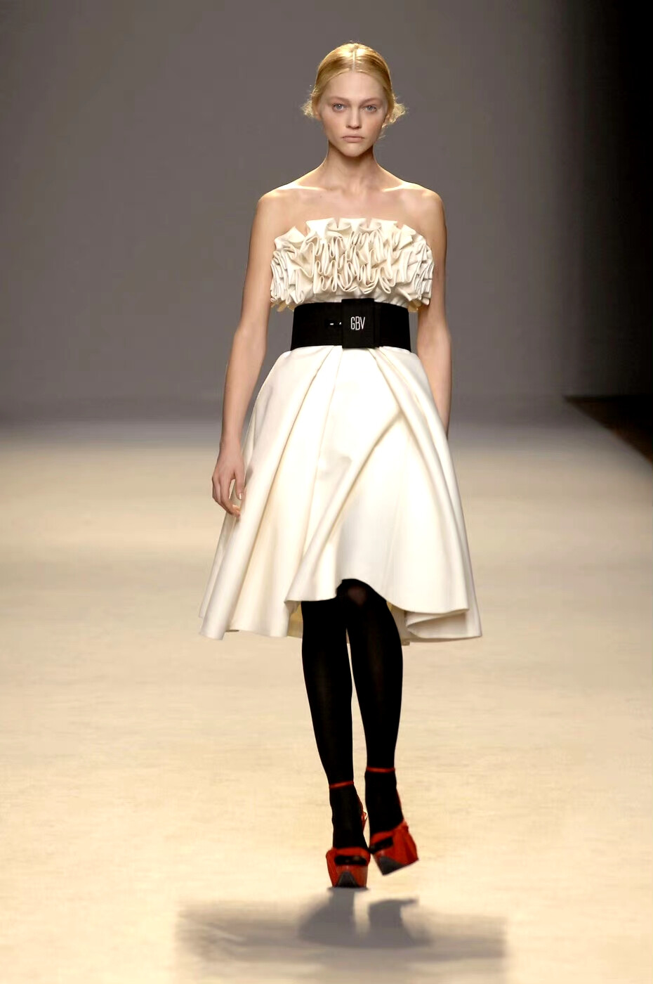 礼服、秀场、时装周、时尚、模特