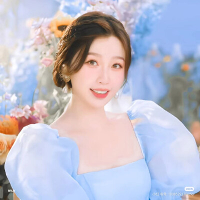 专发虞宝的美照