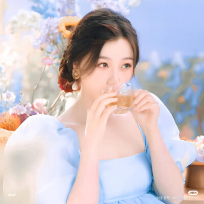 专发虞宝的美照