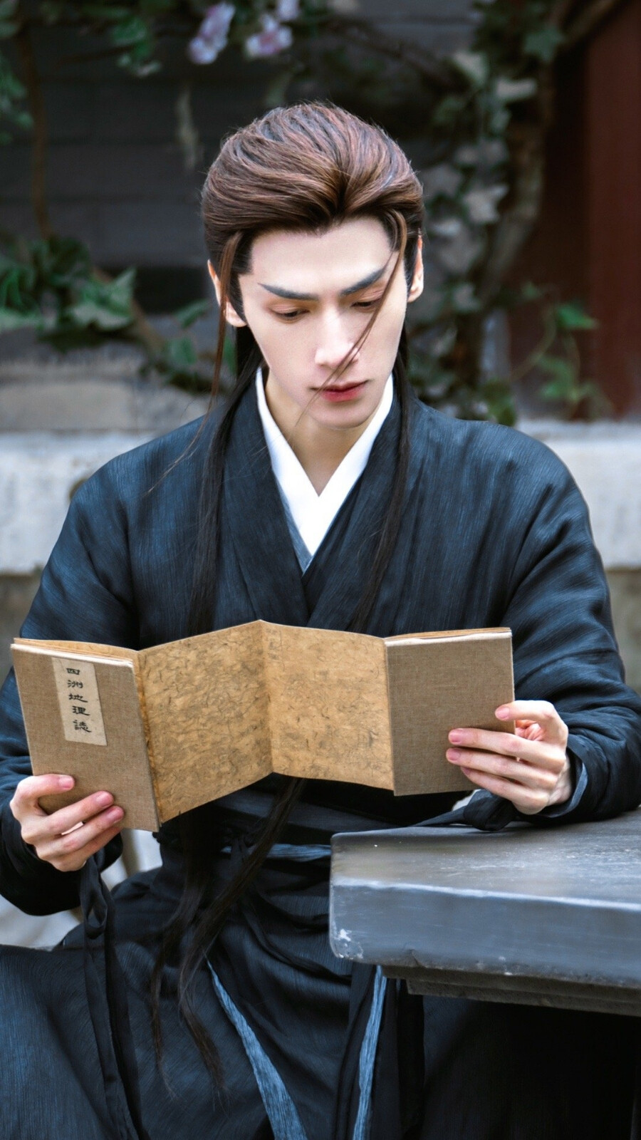 长月烬明