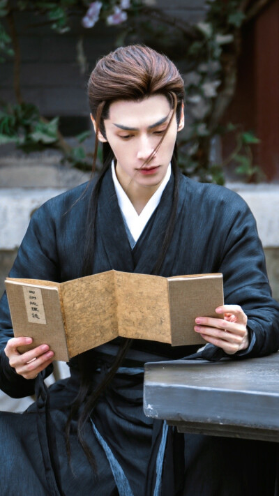 长月烬明