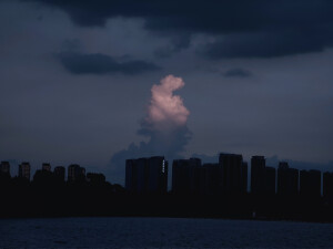 下过雨的夜依然很热@康康
