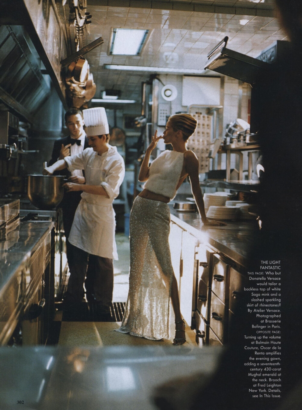 Vogue US October 1998 "Absolute Couture"
Models: Carolyn Murphy Ivande Pineda
Photographer: Steven Meisel
Stylist: GraceCoddington
Makeup: PatMc Grath
weibo@Ouvg