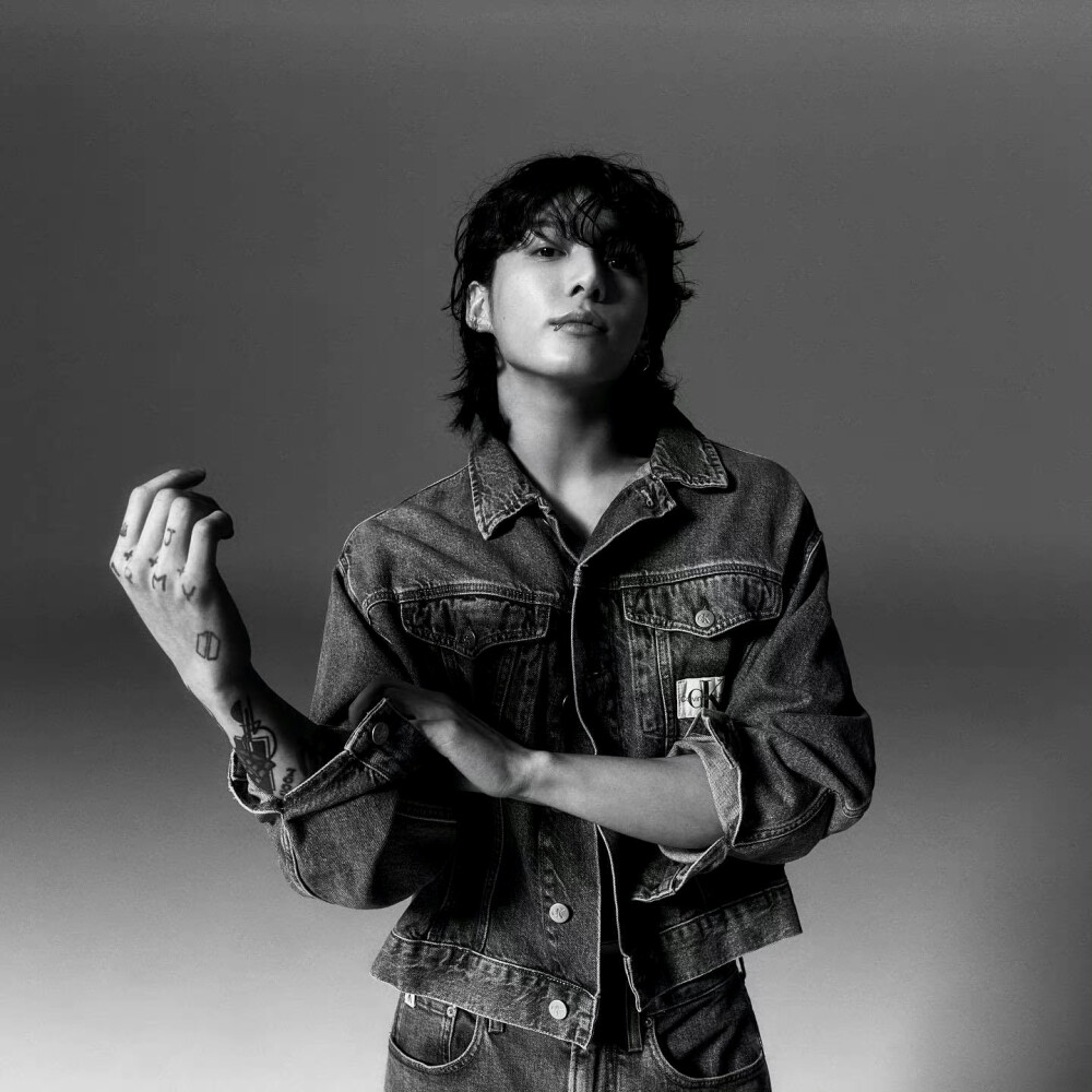 防弹少年团BTS
田柾国 CK代言图