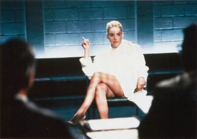 ▲ 《本能》，莎朗·斯通经典造型