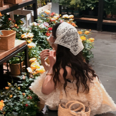 “我的月亮永悬不落。”
女头，侵权删