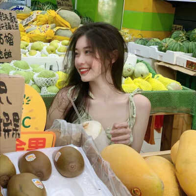 “我的月亮永悬不落。”
女头，侵权删