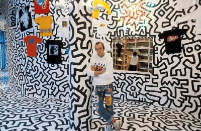 (∩•̀ω•́)⊃--*⋆..Keith Haring..✧