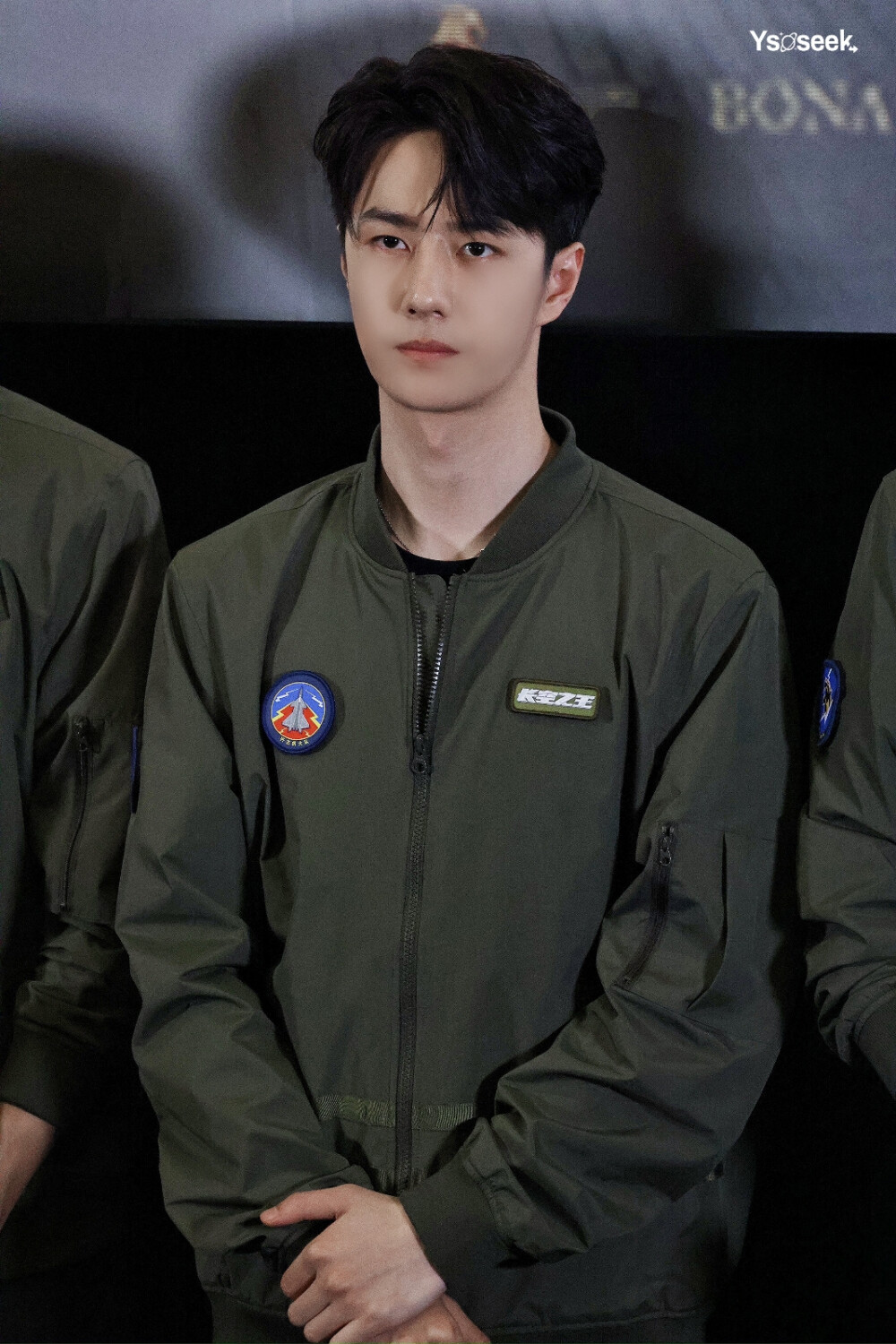 230423 电影《长空之王》首映礼
(●'◡'●)是超可爱的雷宇(●'◡'●)
@UNIQ-王一博 cr:logo