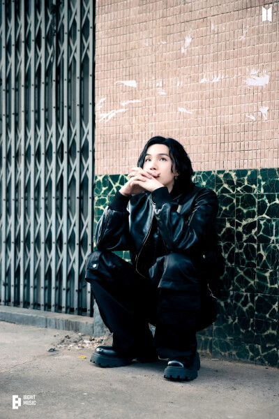 闵玧其
230423 Weverse
Agust D ‘解禁’ MV & Jacket Shoot Photo Sketch