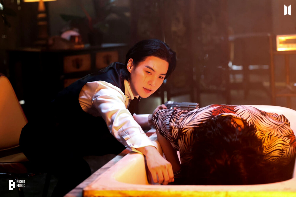 闵玧其
230423 Weverse
Agust D ‘解禁’ MV & Jacket Shoot Photo Sketch