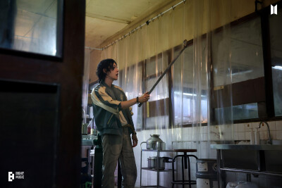 闵玧其
230423 Weverse
Agust D ‘解禁’ MV & Jacket Shoot Photo Sketch